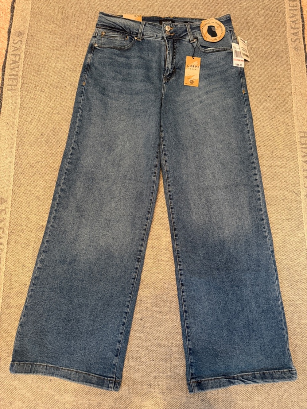 Curve Fit High-Rise Wide Leg Jeans in Medium Blue